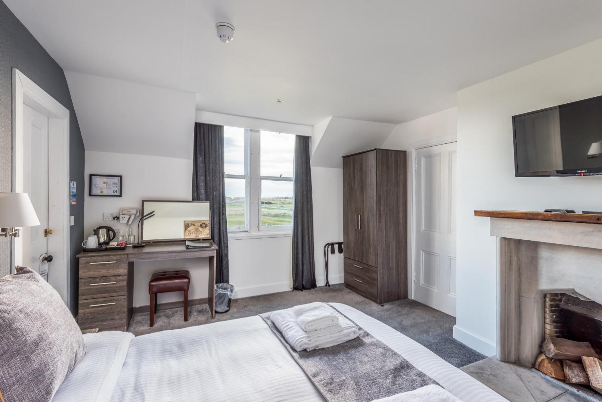 Grey Harlings Rooms Montrose Exterior photo